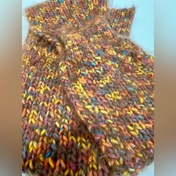 NWT Hand Knit Thick Chunky and Soft Thread Through Scarf in Autumn Colors - Picture 8 of 10